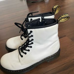DOC MARTENS 1460 LEATHER LACE UP BOOTS WHITE YOUTH SIZE 4